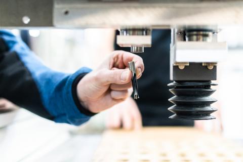 Inbetriebnahme der Maschine für Fräsungen