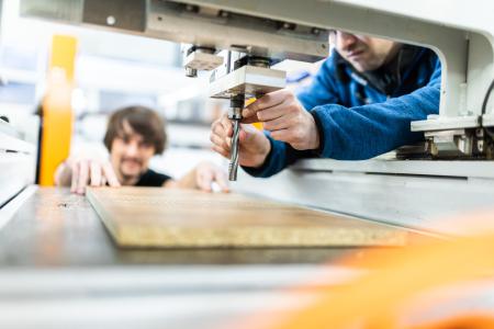 Inbetriebnahme Bohrmodul für Holzbearbeitung